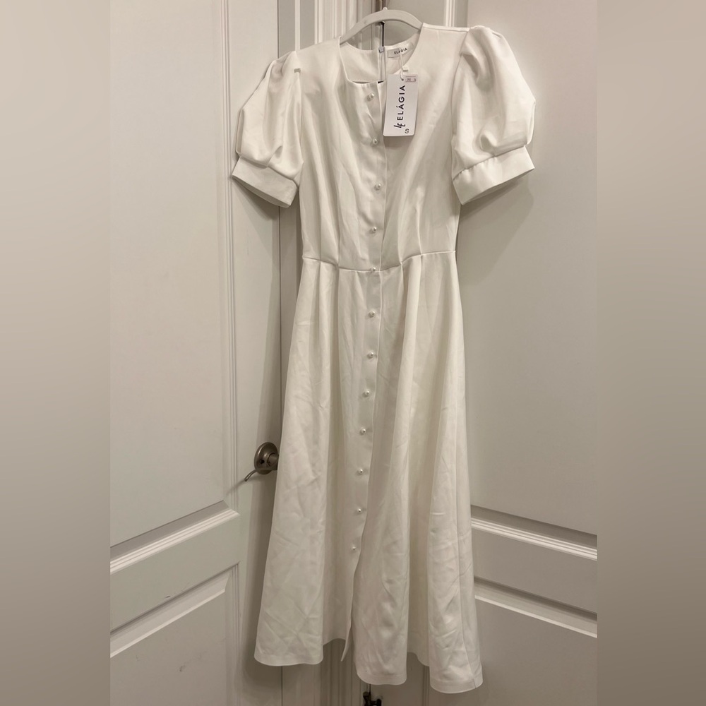 NWT Women’s White Puff Sleeve Midi Dress